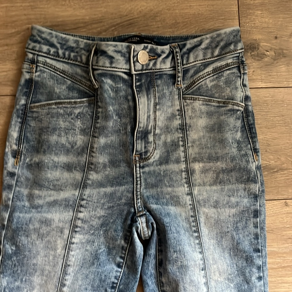 Simply Vera’s Women's Light Blue Jeans - Picture 4 of 14